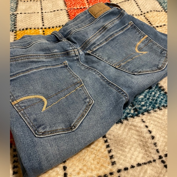Women’s American Eagle jeans. Barely worn. - Picture 7 of 7